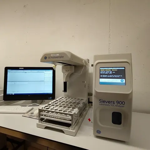 GE Analytical Instruments Sievers 900 Laboratory TOC Analyzer inkl. Autosampler & Dell Monitor – Ansicht 2